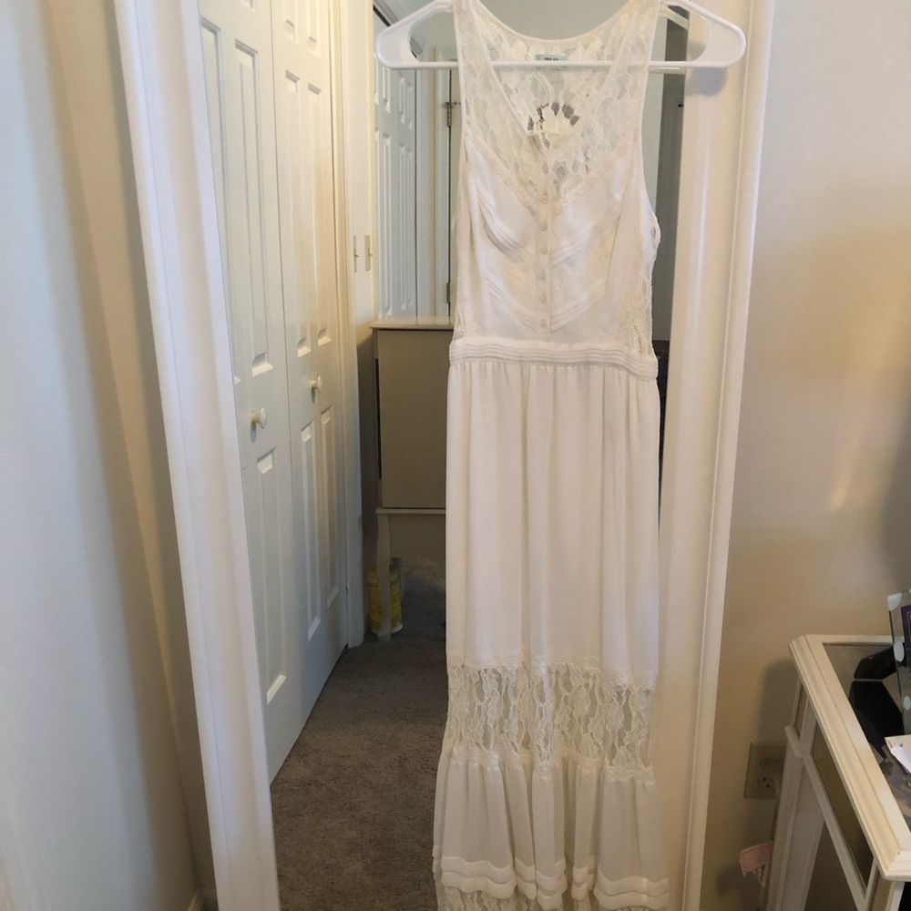 White lace Kimchi Blue dress